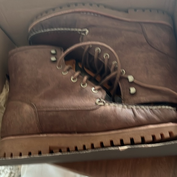 Boots - Picture 3 of 3